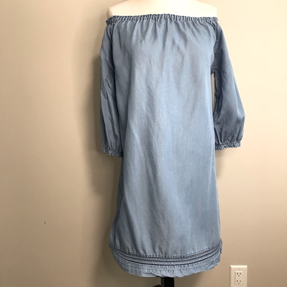 Chambray Off the Shoulder Dress - Size Medium - Standard Grace - Picture 8 of 9